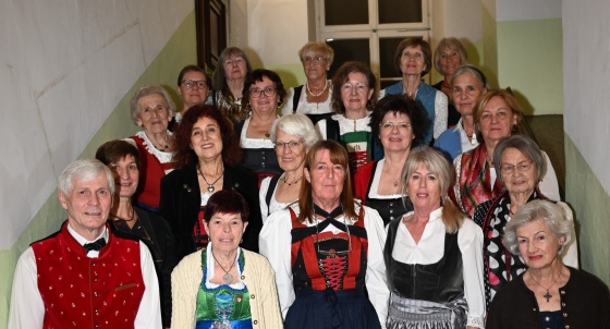Gruppenfoto Gem. Chor Alpenklang Hall i. Tirol